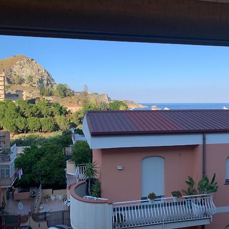 Residence La Fenice Ff Giardini Naxos Exterior photo