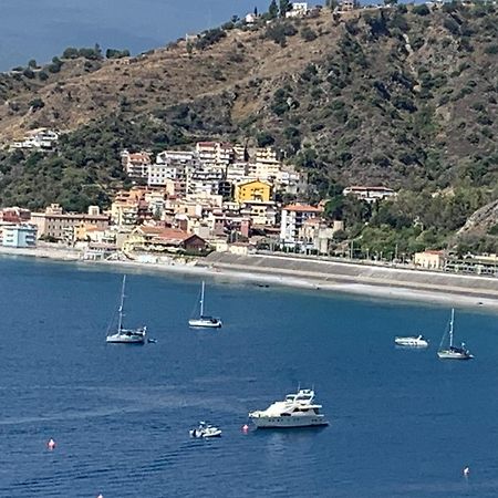 Residence La Fenice Ff Giardini Naxos Exterior photo