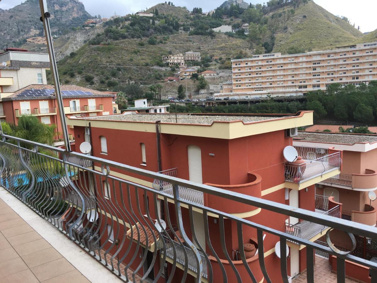 Residence La Fenice Ff Giardini Naxos Exterior photo